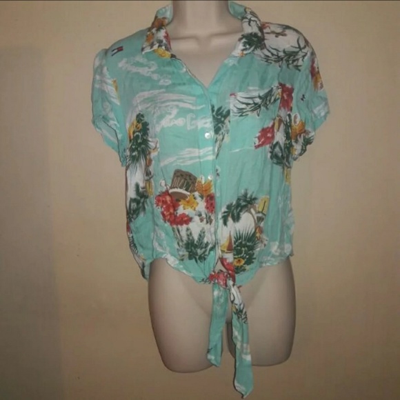 Tommy Hilfiger tropical vacation vibes belly shirt - Picture 4 of 8